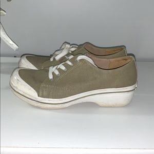 Dansko Veda Canvas